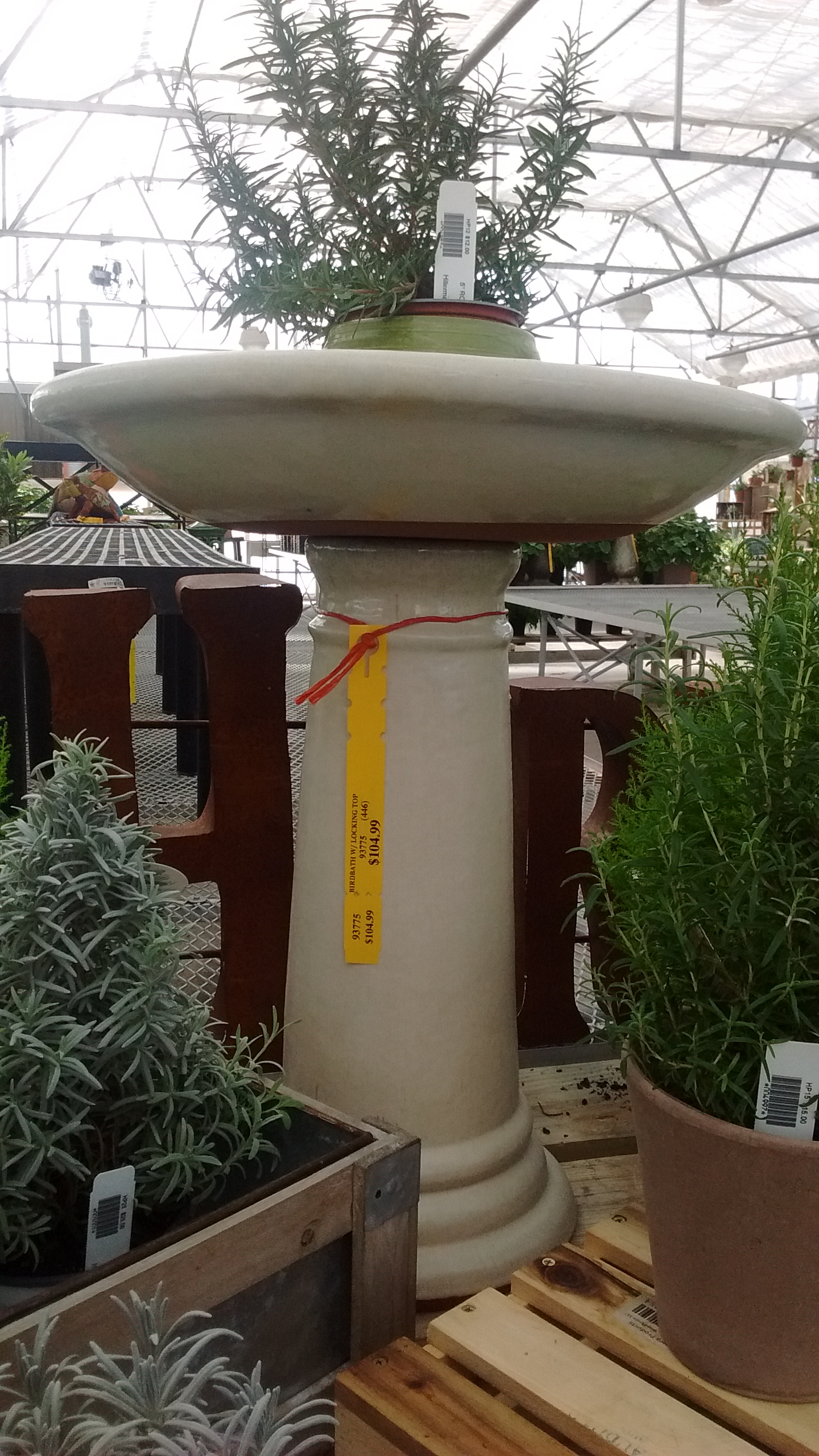 BIRDBATH W/LOCKING TOP