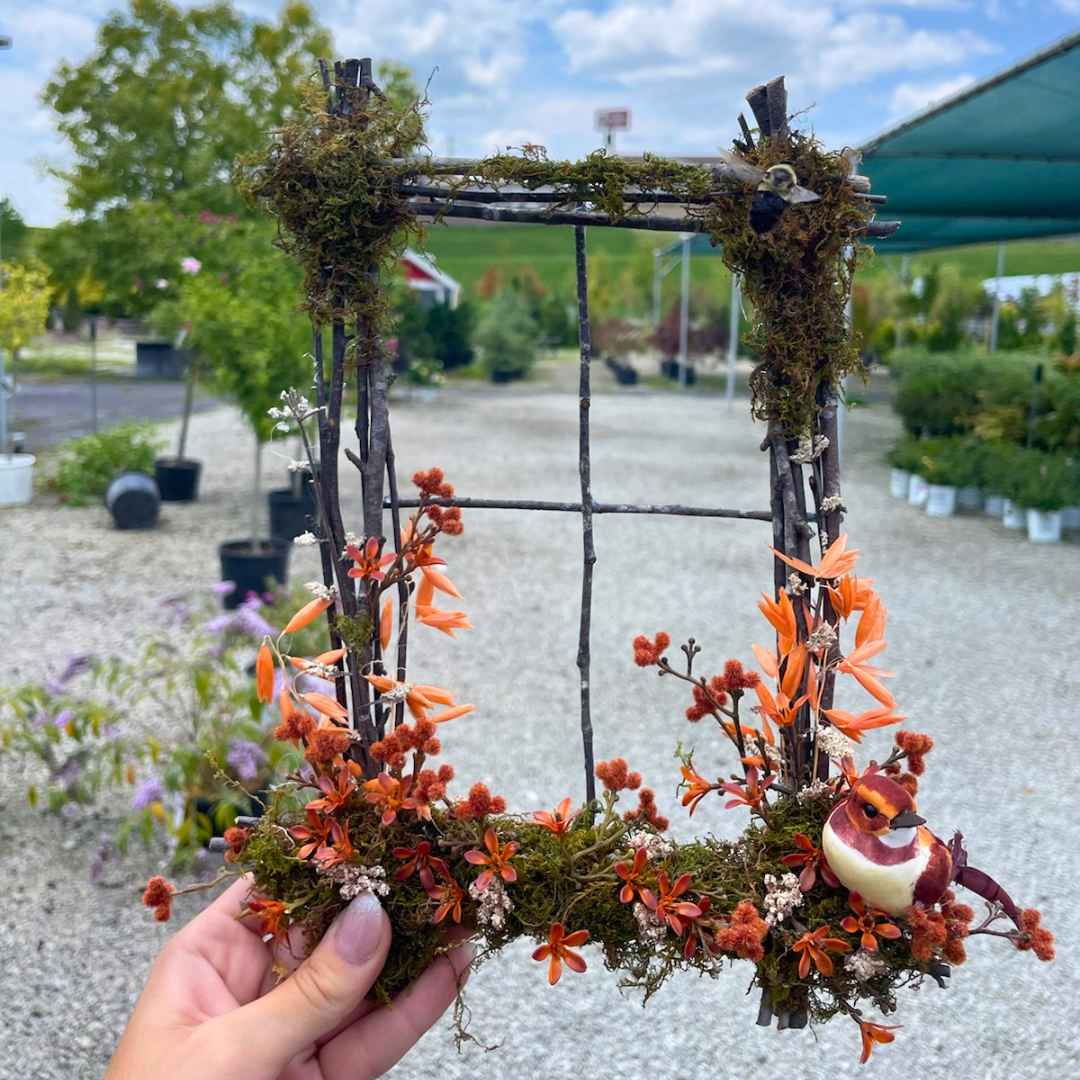 August 22 (Sat): Window Frame & Flower Wall D&eacute;cor - (11:00 am)